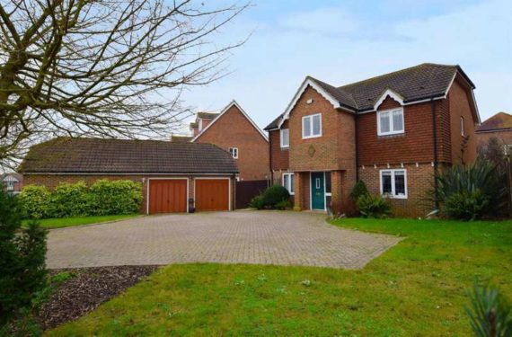 5&nbsp;Bedroom&nbsp;Detached